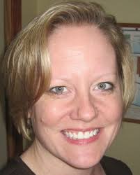 Elizabeth Harlow receives insurance professional award