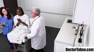 Hot Ebony goes to her doctor because she had a .The nurse assists her and  she lays down on the table and she gets pussy fucked by doctor. - XNXX.COM