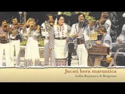 Cuplul botgros are un singur fiu. Lidia Bejenaru Si Botgros Jucati Hora Maruntica Youtube