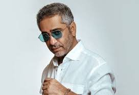 تلبية لرغبة الجمهور فضل شاكر يطرح ابقى قابلني باللهجة المصرية ويتصدر تويتر Mens Sunglasses Square Sunglass Style