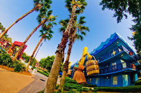 The feature pool is the fantasia pool, which is located directly behind the cinema hall lobby and food court, between. Disney S All Star Movies Resort Review Disney Tourist Blog