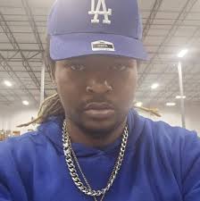 Why Tim Duncan out here lookin like the Apple Jacks Cinnamon Stick😂