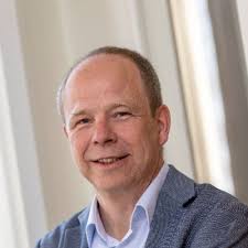 Na 20 jaar met veel plezier als advocaat verbonden te zijn geweest aan  Buntsma Advocaten, start ik met ingang van 1 april 2023 onder eigen naam  'Lenselink Advocatuur' vanuit de Belcrum Watertoren,