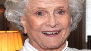 Longtime resident Helen Cluett dies