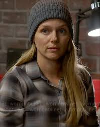 Hailey Upton Outfits & Fashion