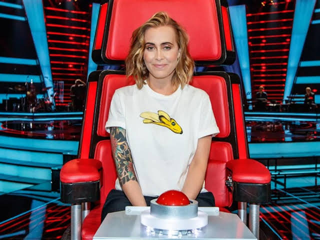 Anouk in paniek: nog altijd 'vast' en doodsbang voor coronavirus