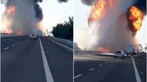 È accaduto lungo il tratto della bretella di collegamento tra le autostrade a1 e a21 nel. Raesjja O6iyfm