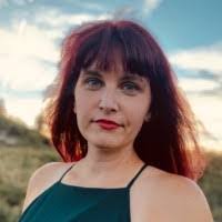 Maxine Hillman's Instagram, Twitter & Facebook