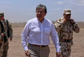 El ministro carlos holmes deberá seguir adelante en la lucha contra el narcotráfico en nuestro país, seguir avanzando en la erradicación de cultivos ilícitos y agregó trujillo garcía que asumir el cargo de ministro de defensa es el más grande honor de su vida. Murio El Ministro De Defensa Por Cuenta Del Coronavirus Rcn Radio