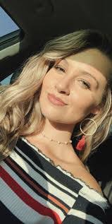 Ella Roark's Instagram, Twitter & Facebook