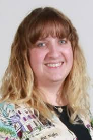 Leanne Hahn's Instagram, Twitter & Facebook