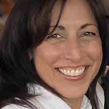 Noemi Dunn's Instagram, Twitter & Facebook