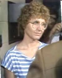 Makens kärleksaffär ställde allt på ända betty höggs till döds med yxa av  sin väninna