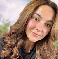 Beth Sherwood's Instagram, Twitter & Facebook