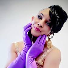 Kelly Clarkson previously sang "Sweet Music Man" shortly after Kenny Rogers  passed away in 2020. It's her favorite song of his, and her love for it  shows in her most recent cover.