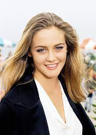Official facebook profile for alicia silverstone, actress, author of the kind. A Tribute To Aerosmith S Alicia Silverstone Videos Rolling Stone
