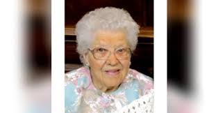 Lola Butler's Instagram, Twitter & Facebook