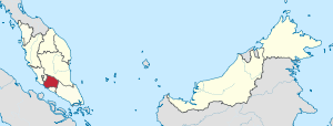 Arwah omak kojo di spita tampin.pangkat bukan laa misi.'tandan yo .moli ghumah pun di tampin.kek taman tunku besar sbolah menyobolah dongan taman clonlee. Negeri Sembilan Wikipedia Bahasa Melayu Ensiklopedia Bebas