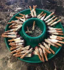 13 Fotos Von Essen Bei Denen Selbst Das Essen Denkt Wtf In 2020 Halloween Food For Party Creepy Halloween Food Halloween Snacks