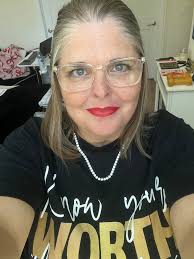 Tina Pourakis Roumas from "The Autobahn Con" is now 42 (will turn 43 in  October 2023) and lives in Glen Head, NY. Tina is now a speech language  pathologist working with neurodiverse