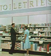 Pleasant Family Shopping Kroger In The Big D 1965 In 2021 Vintage Mall Grocery Supermarket Vintage Life
