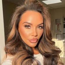 Nicole Corrales: Young Parenting, Endometriosis Journey and Family Vlogging 