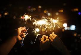 Di solito stando a casa per il cenone di capodanno, la tv è sempre accesa pur con il volume basso. Capodanno A Casa Coi Bambini Le Migliori Idee Per Festeggiarlo Genitorigeek