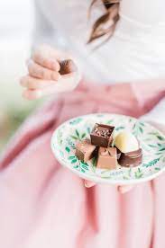 Classic christmas sweets taste even sweeter when they're covered in smooth, rich chocolate and delivered right to your door by ftd. Holiday Hostess Gift Idea Ferrero Golden Gallery Signature Chocolates Holiday Hostess Holiday Hostess Gifts Christmas Hostess Gifts