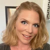 Amanda Corwin's Instagram, Twitter & Facebook