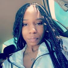 Vanessa Ruff's Instagram, Twitter & Facebook