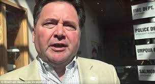 Oregon's Roseberg residents angry that Barack Obama is visiting shooting  victims