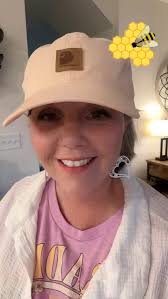 Finally! The honeycomb packing paper makes it’s debut as the honeybee table  scape!!! 🐝🐝🐝🐝#chattanooga #tennessee #honeybee #hobbylobby #tablescape  #decorating #diningroomdecor #summervibes