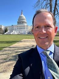 Mark Leskanic's Instagram, Twitter & Facebook