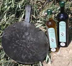 Huile D Olive De Coudoux Fabrication A L Ancienne Aoc Huile D Olive D Aix En Provence