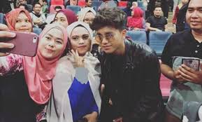 Download lagu haqiem rusli dan streaming kumpulan lagu haqiem rusli mp3 terbaru di downloadlagu.xyz dan nikmati, video klip haqiem rusli mp4, lirik lagu haqiem rusli full album. Tutup Aurat Peminat Juga Satu Dakwah Haqiem Rusli Mynewshub