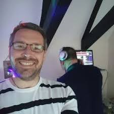 Dan Busby's Instagram, Twitter & Facebook