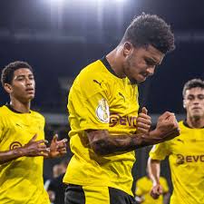 Viele günstige trikots jadon sancho trikot und tausende andere artikel von borussia dortmund verifizierte shops einfache bestellung. Bvb Jadon Sancho Und Neuzugange Mit Emotionaler Liebesbotschaft Bvb