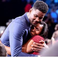 His girlfriend also holds the bahamian citizenship and. Deandre Ayton Wiki 2021 Girlfriend Salary Tattoo Cars Houses And Net Worth