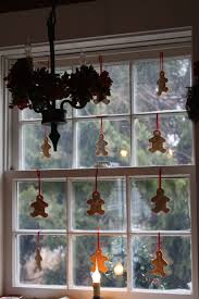9 Easy Ways To Dress Up Your Windows This Christmas Betterdecoratingbible Diy Christmas Window Diy Christmas Decorations Easy Christmas Window Decorations
