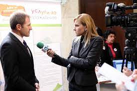 Interviews are a superb methods to evaluate one's capacities and also methods. How To Nail An Interview As A News Reporter