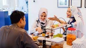 Sebagai wanita yang sedang haid harusnya anda tidak perlu kesal 13 amalan berikut masih tetap bisa anda lakukan selama bulan ramadhan sebagaimana dalam hukum bersetubuh di bulan ramadhan.tentunya akan tetap mendatangkan pahala bagi anda. 5 Amalan Yang Bisa Dilakukan Wanita Haid Saat Puasa Ramadan