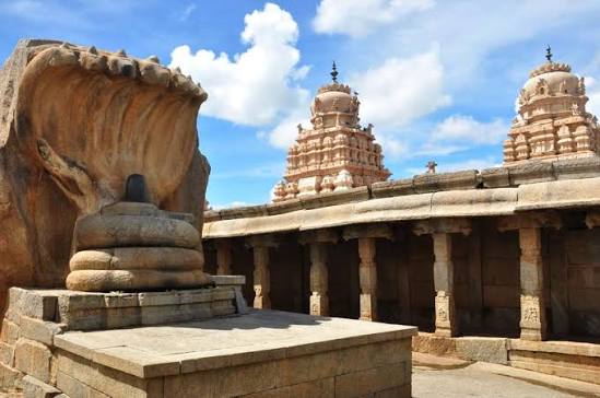Lepakshi Veerabhadra Temple (Andhra Pradesh) Image 3