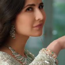Katrina's new ad for Kalyan Jewellers ♥️ finally we got some content  🤭🙃🫶🏻 #BiggestFemaleSuperstarOfIndia #katrinakaif #katrina #supersoldier  #indiasfirstfemalesuperhero #kay #kaybeauty #katholics #kaybykatrina  #itskaytobeyou #kat ...