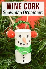 Today, in addition to the decorations we have prepared for you at times, we want to present something different, far from, and very economical, with regard to christmas decorations and ornaments.what is this; Easy Wine Cork Snowman Ornament Diy