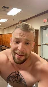 Kyle Lessard's Instagram, Twitter & Facebook