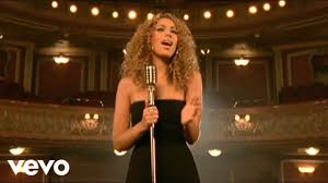 Ganz unten in dieser liste finden sie dazu eine auswahl passender moderner brautwalzer. Hochzeitslieder Standesamt Tolle Lieder Fur Eure Trauung Hochzeit Click