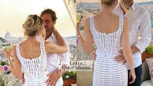 Matrimonio di francesco totti e ilary blasi l'evento dell'anno dopo il matrimonio del principe filiberto di savoia seguito da tutte le televisioni.il capitano della as roma si sposa con illary. Www Lettoquotidiano It Wp Content Uploads 2021