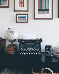 10 Ways To Style A Modern Home With Vintage Items Thenest Com Dekorasi Penyimpanan