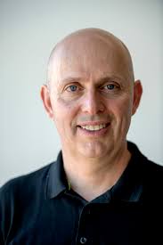 I en hangar uden for Odense udvikles fremtidens droner. ”Jeg vil hellere  pege på nogen med et våben, end at de peger på min familie”