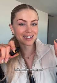 Hope Wayman's Instagram, Twitter & Facebook